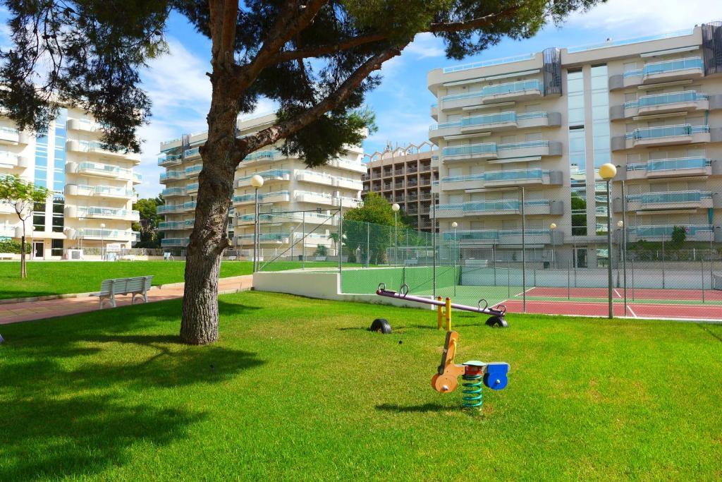 Rentalmar Families Larimar Salou Bagian luar foto